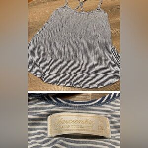 🇺🇸 Abercrombie • Tank / Trapeze Top • Open Sides • Blue & White stripes